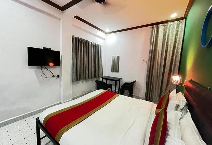 اتاق لوکس سه تخته, Zelosena By Rnb Hotel In Calangute