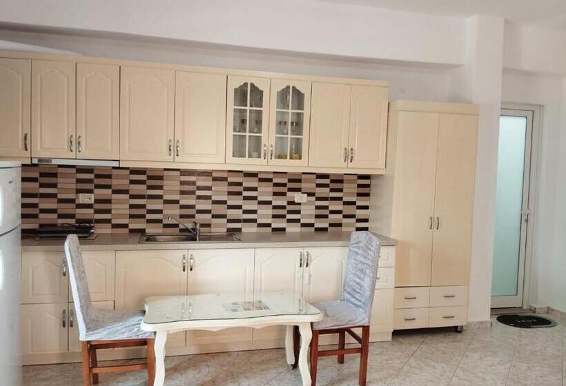 バルコニー付スタンダード4ベッドルーム, Vila Erjoni