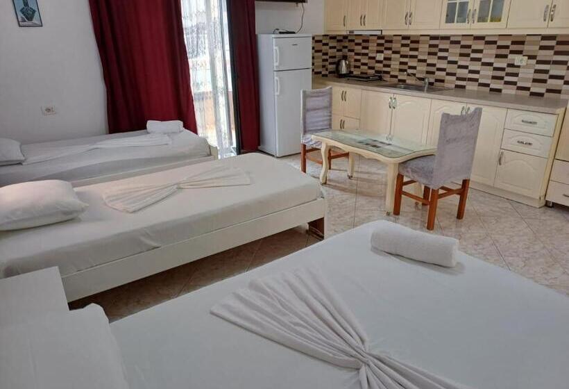 バルコニー付スタンダード4ベッドルーム, Vila Erjoni