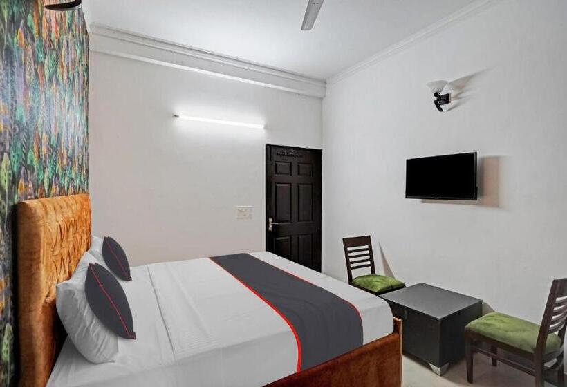 三人经典房间, Rising Star