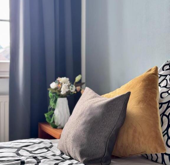 标准间, Moji 3 Landhaus Köln