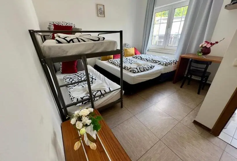 スタンダード４人部屋, Moji 3 Landhaus Köln