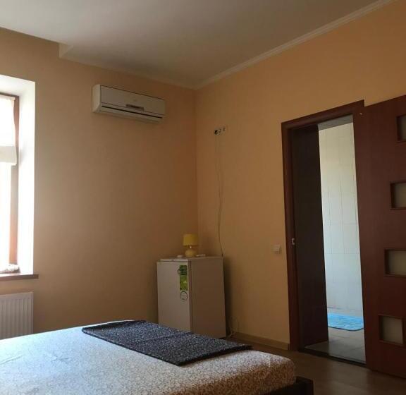 اتاق استاندارد سه نفره, Veranda Guest House