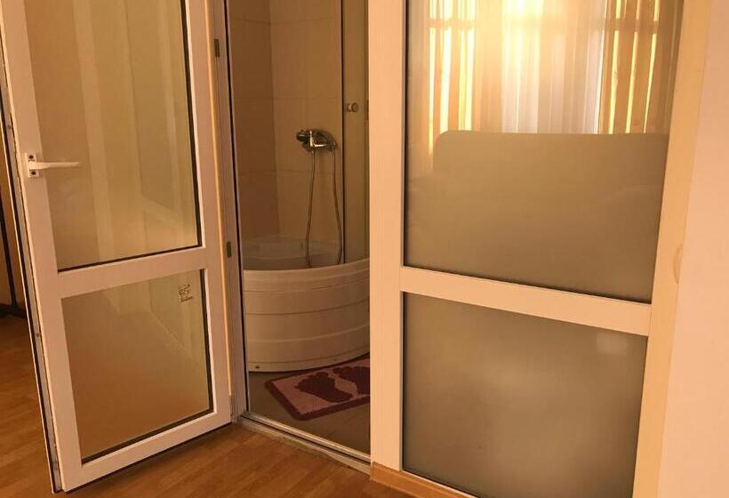 اتاق استاندارد چهار تخته, Veranda Guest House