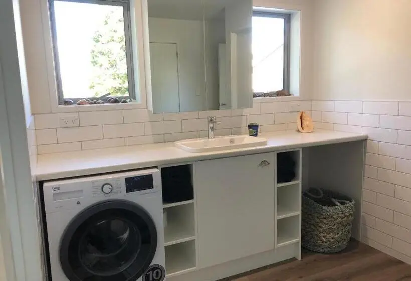 バルコニー付き１ベッドルームアパートメント, Athenree Beach House