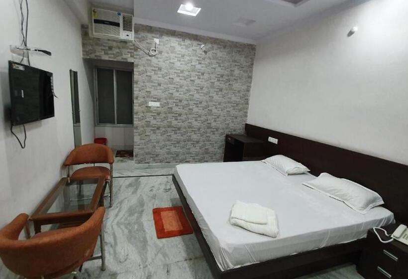 标准间, River View