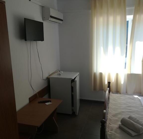 اتاق استاندارد چهار تخته, Vila Calil