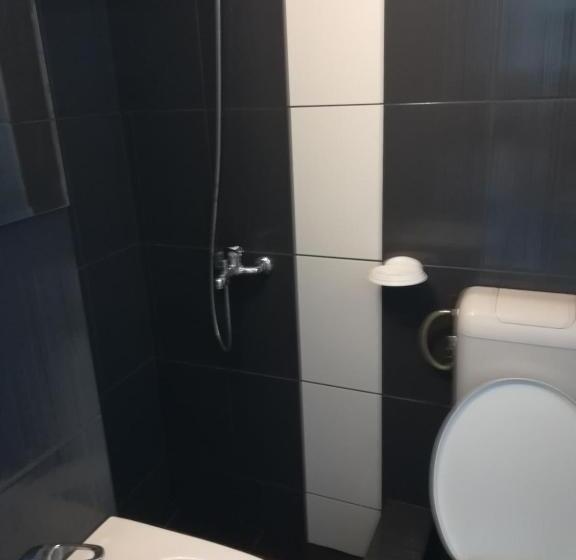 اتاق استاندارد چهار تخته, Vila Calil