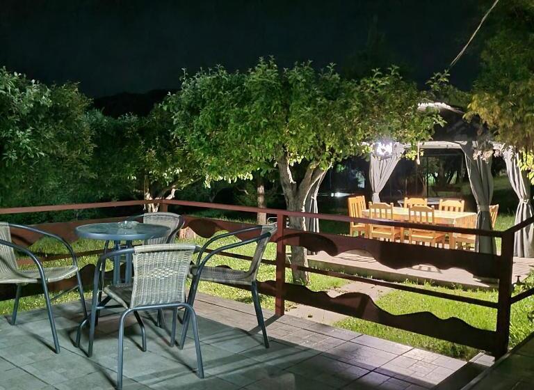 غرفة قياسية ثلاثية, Pensiunea Casa Madalina