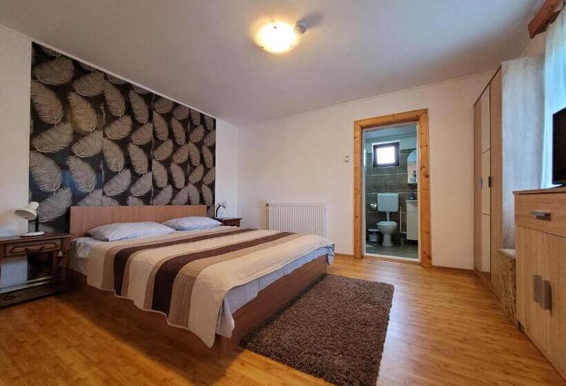 شقة غرفتين, Pensiunea Casa Madalina