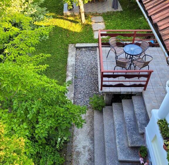 غرفة قياسية, Pensiunea Casa Madalina