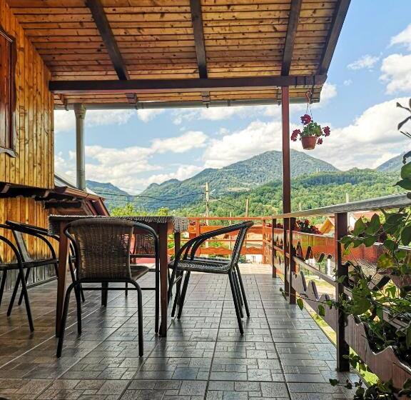 Апартаменты 3 Спальни, Pensiunea Casa Madalina