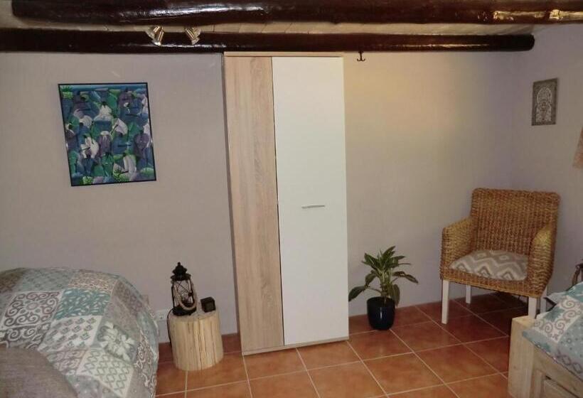 חדר אקונומי, De Kruik