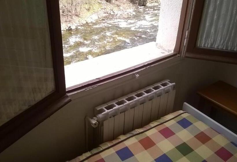 غرفة قياسية فردية, Casa Feliu