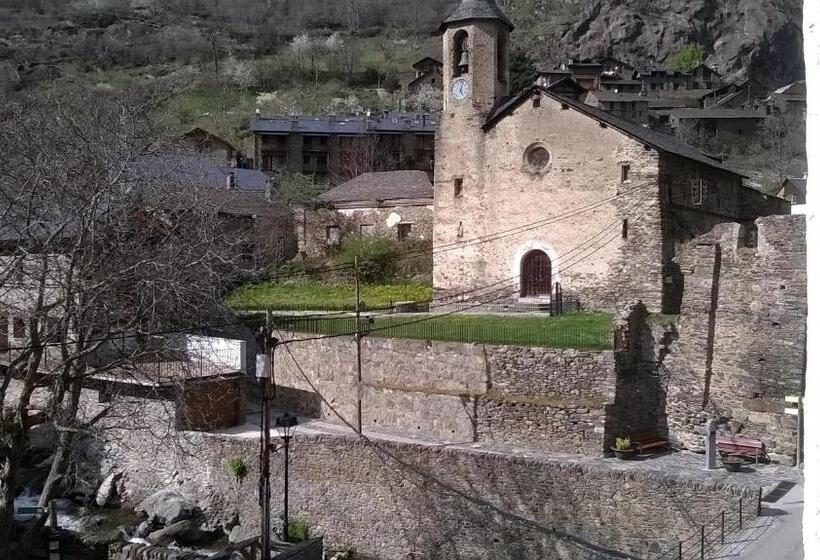 غرفة قياسية, Casa Feliu