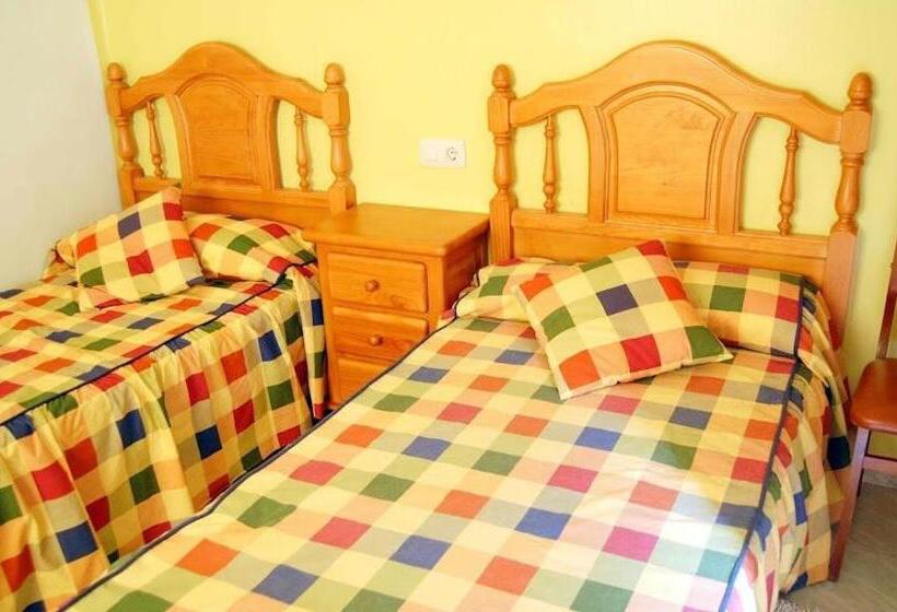 غرفة قياسية, Casa Feliu