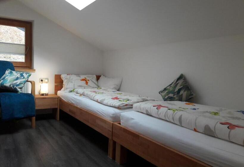 3ベッドルームアパートメント, Haus Scharler, Talstation