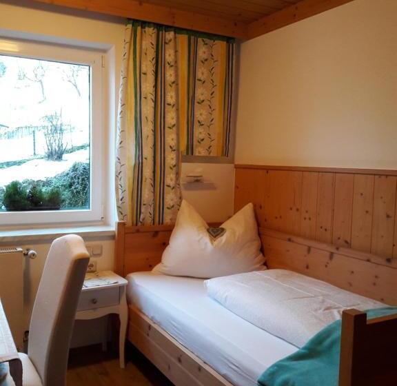 庭の見えるシングルルーム, Haus Scharler, Talstation