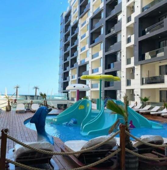 آپارتمان لوکس 1 خوابه, Aparthotel Royal Sea