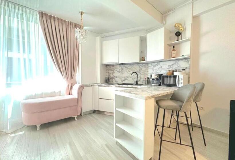 آپارتمان لوکس 1 خوابه, Aparthotel Royal Sea