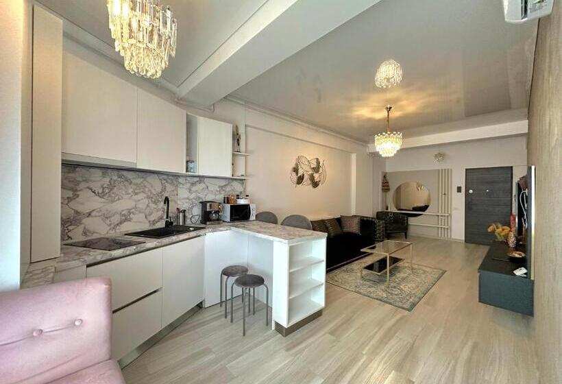 آپارتمان لوکس 1 خوابه, Aparthotel Royal Sea