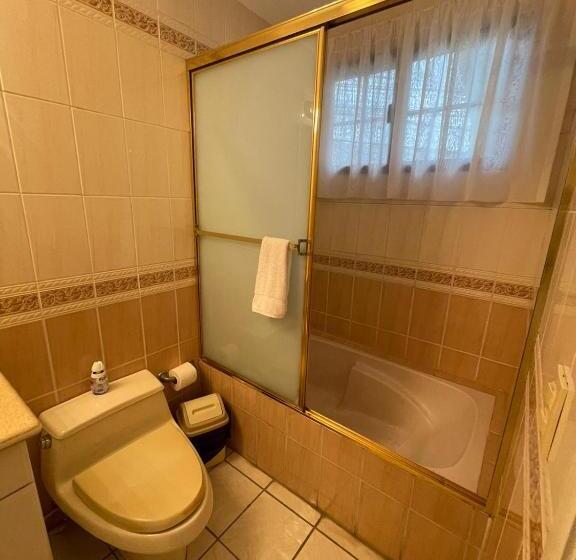 اتاق لوکس با تخت بزرگ, Barmel Boutique