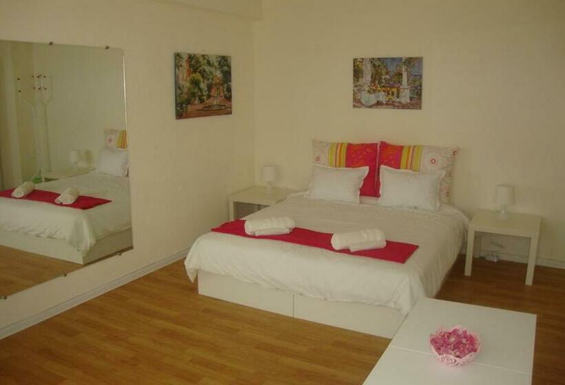 Четырехместный Номер Стандарт с Балконом, Guest Rooms Colours