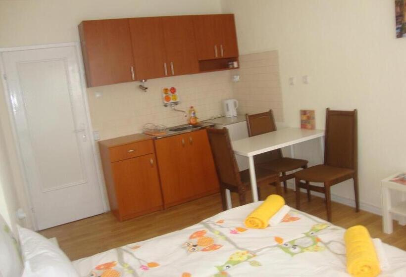 חדר סטנדרט לשלושה, Guest Rooms Colours