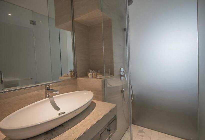 جناح, Art Deco Luxury Hotel & Residence