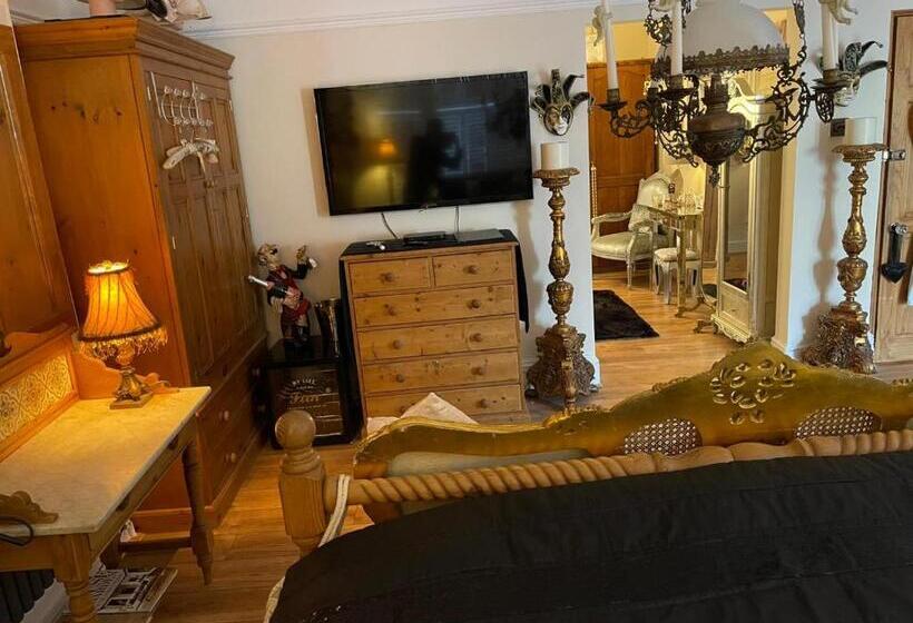 디럭스 테라스 룸 바다 전망, Olivia House