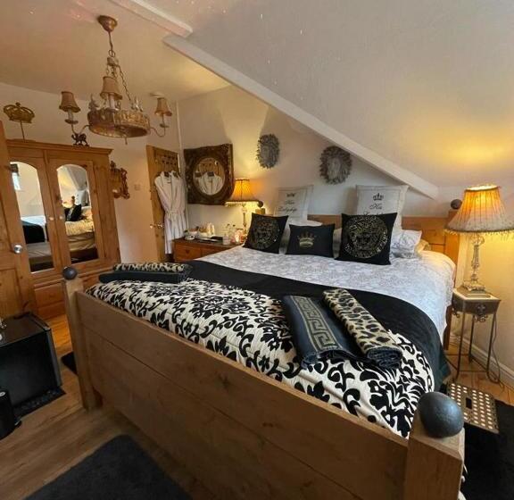 디럭스 룸, Olivia House