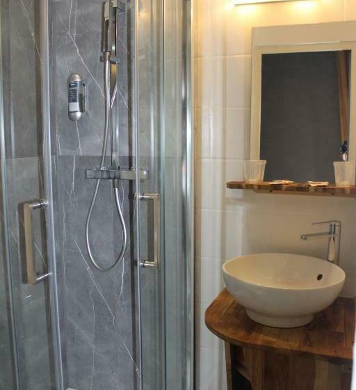 غرفة قياسية, Le Central Hôtel Bar