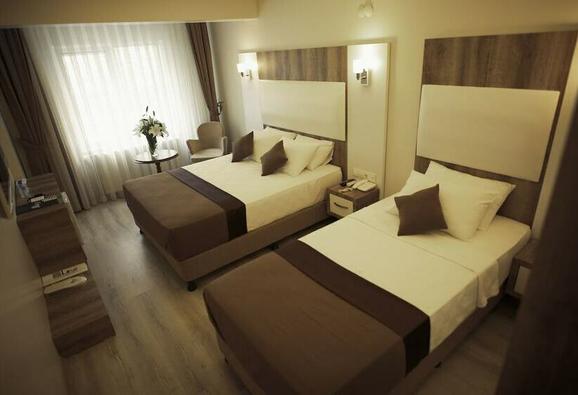 غرفة عائلية, Line Suite