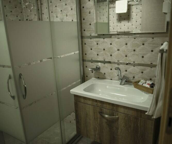 غرفة عائلية, Line Suite