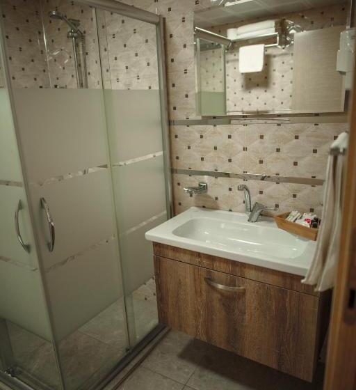 غرفة عائلية, Line Suite