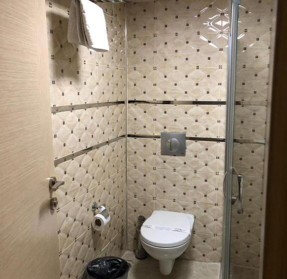 غرفة قياسية رباعية, Line Suite