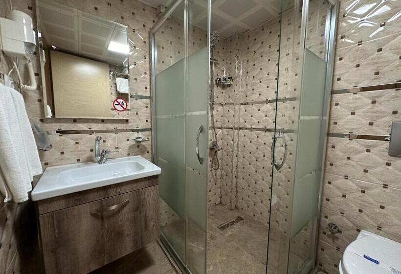 غرفة عائلية, Line Suite