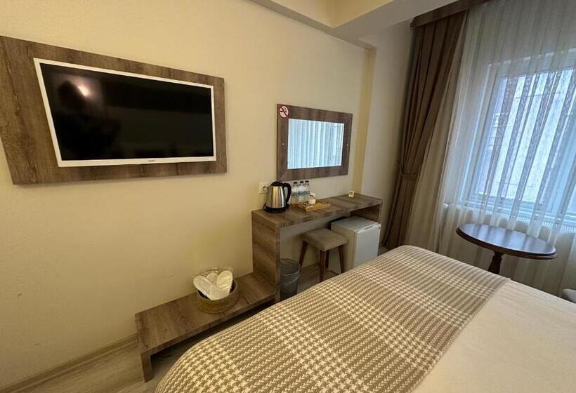 غرفة عائلية, Line Suite