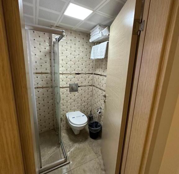 غرفة قياسية رباعية, Line Suite