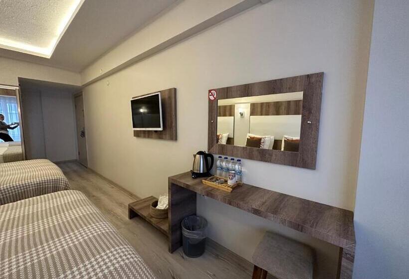 غرفة قياسية رباعية, Line Suite