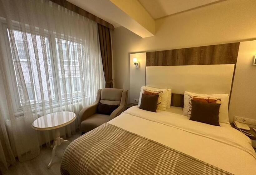 غرفة قياسية رباعية, Line Suite