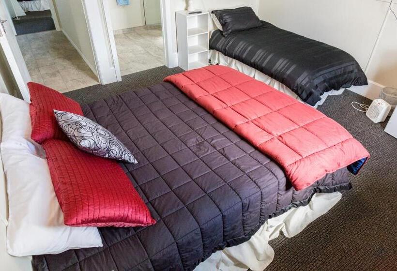 Quarto Triplo Comfort, Post Office
