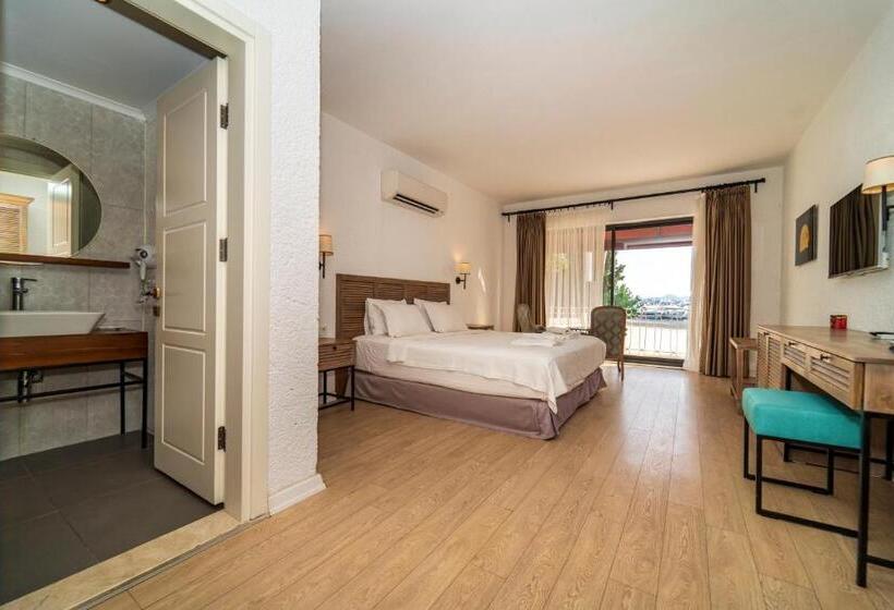 Номер Deluxe Вид на Море с Балконом, Son2oda