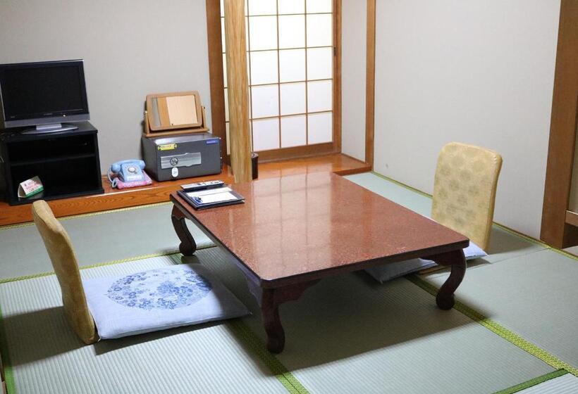 غرفة قياسية فردية, Hakuwaso