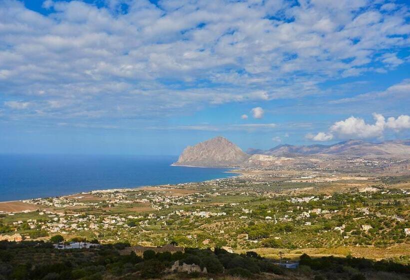 اتاق خانوادگی با چشم‌انداز دریا, Venere Di Erice Resort & Spa