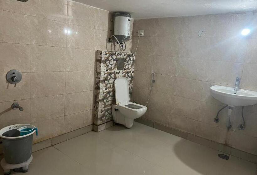 带大床的豪华间, Grand Hotel Ivy