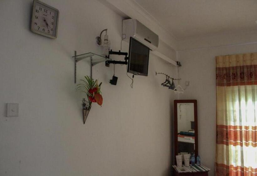 Deluxe Szoba Erkéllyel, New Nethmi Villa