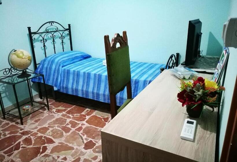 غرفة قياسية فردية حمام مشترك, Lt Sicilia Bellas