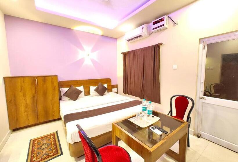 اتاق لوکس, Goroomgo Blue Sagar Puri Near Sea Beach   Newly And Decorated Room With Fully Air Conditioning  Lift