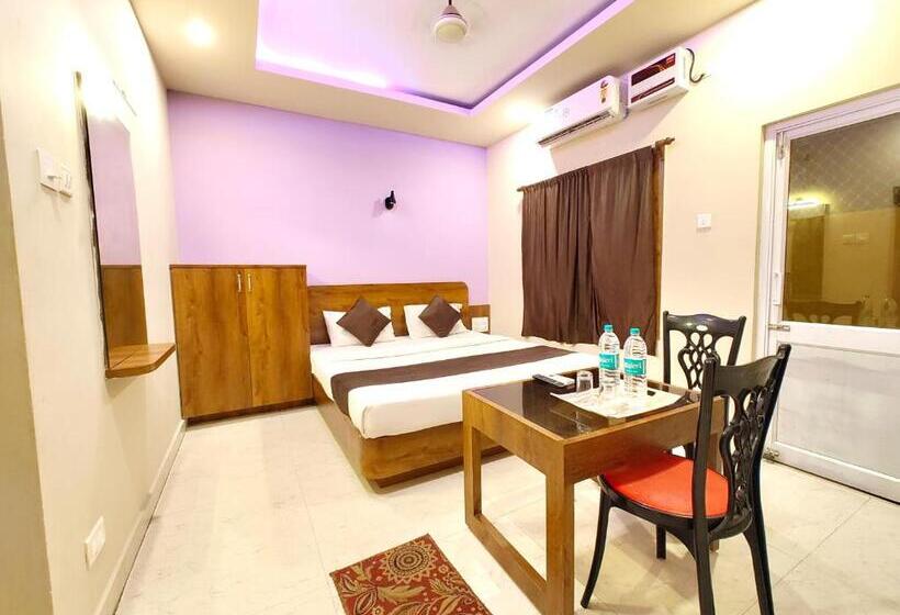 اتاق لوکس, Goroomgo Blue Sagar Puri Near Sea Beach   Newly And Decorated Room With Fully Air Conditioning  Lift